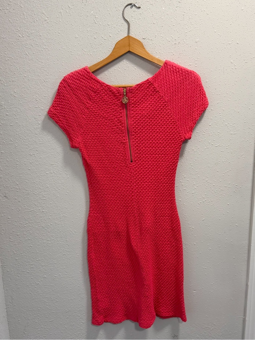 Lilly Pulitzer Coco Short Sleeve Shift
Cotton Dress Island Coral - Picture 5 of 6